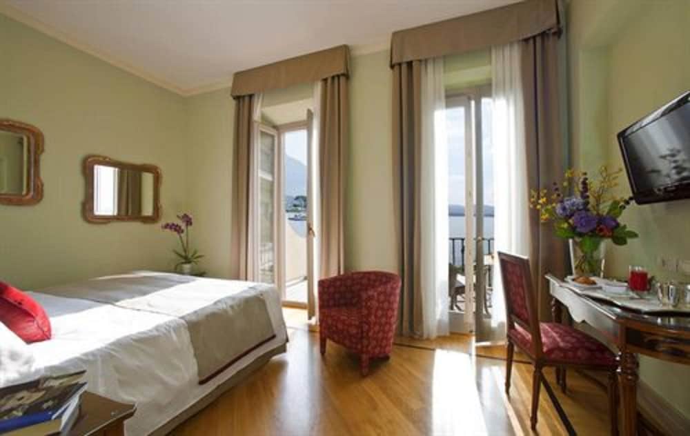 Standard Double Room thumbnail 6