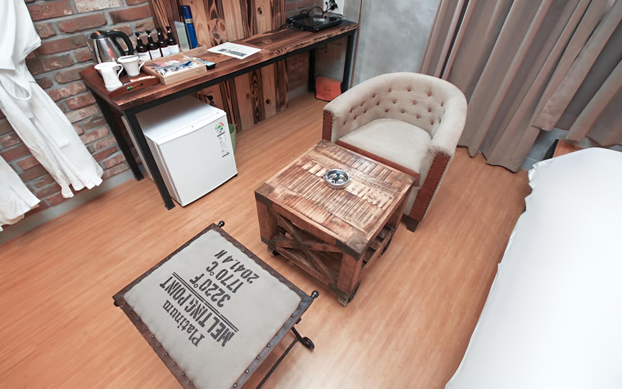Room (Weekend Special Rate (Deluxe Room)) photo 3
