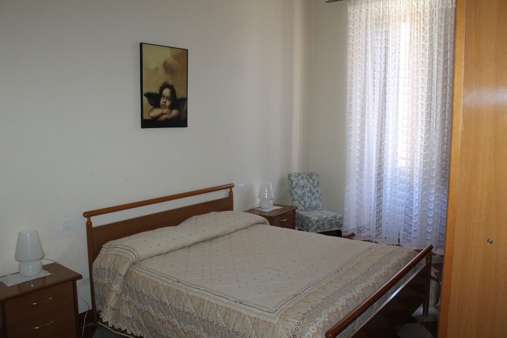 Basic Apartment photo 1