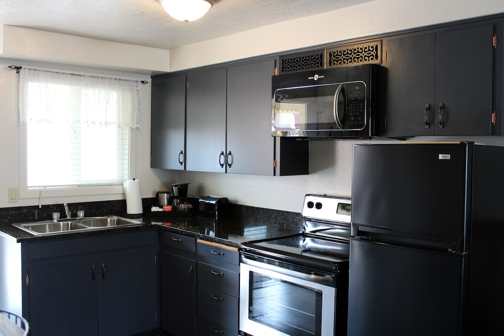 Suite, Multiple Beds, Kitchen photo 1
