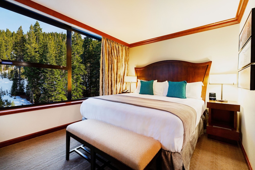 Deluxe Suite, Fireplace (Forest View) - Photo 1