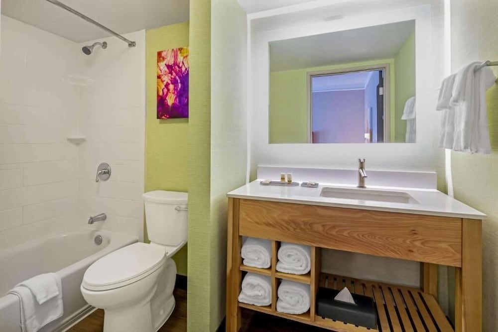 Room, 2 Queen Beds, Non Smoking - Photo 2