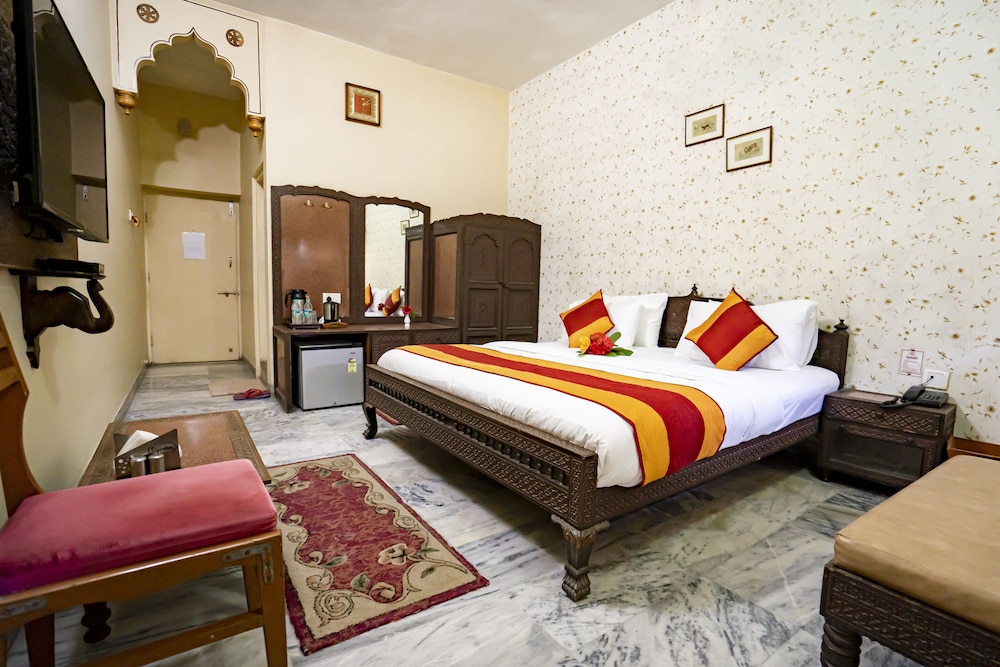 Superior Room, 1 Queen Bed, Garden View