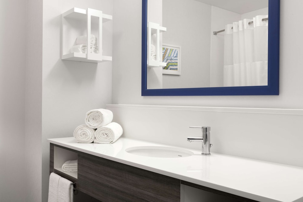 Room, 2 Queen Beds, Refrigerator & Microwave