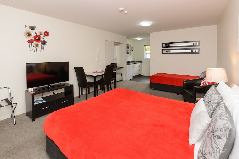 Standard Studio, Kitchen (Twin Studio Spa)