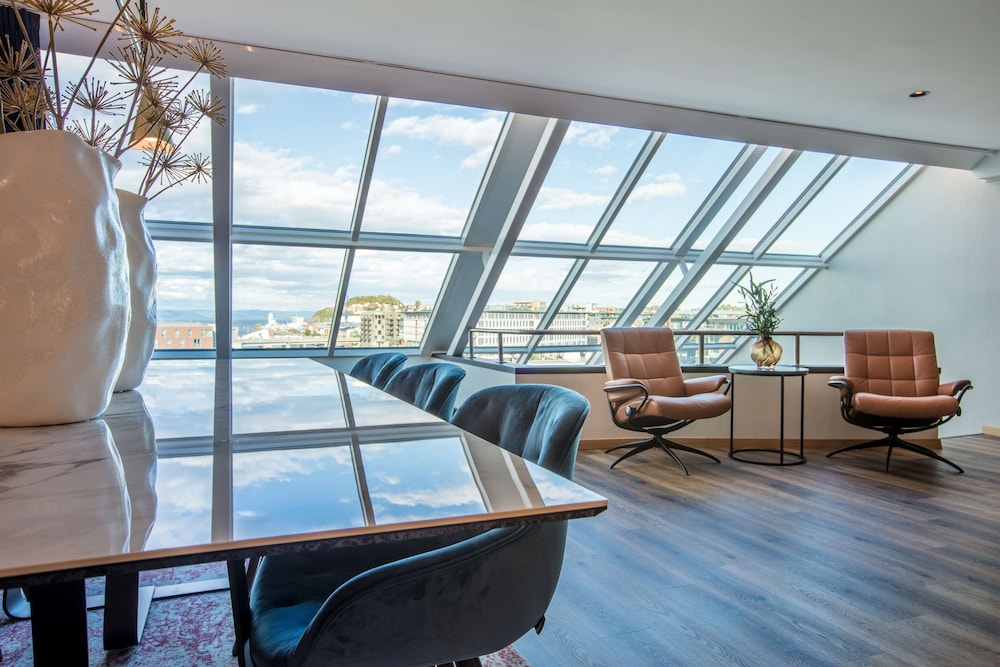 Presidential Suite, River View