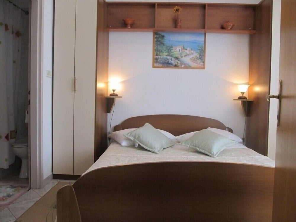 Apartment (A2)