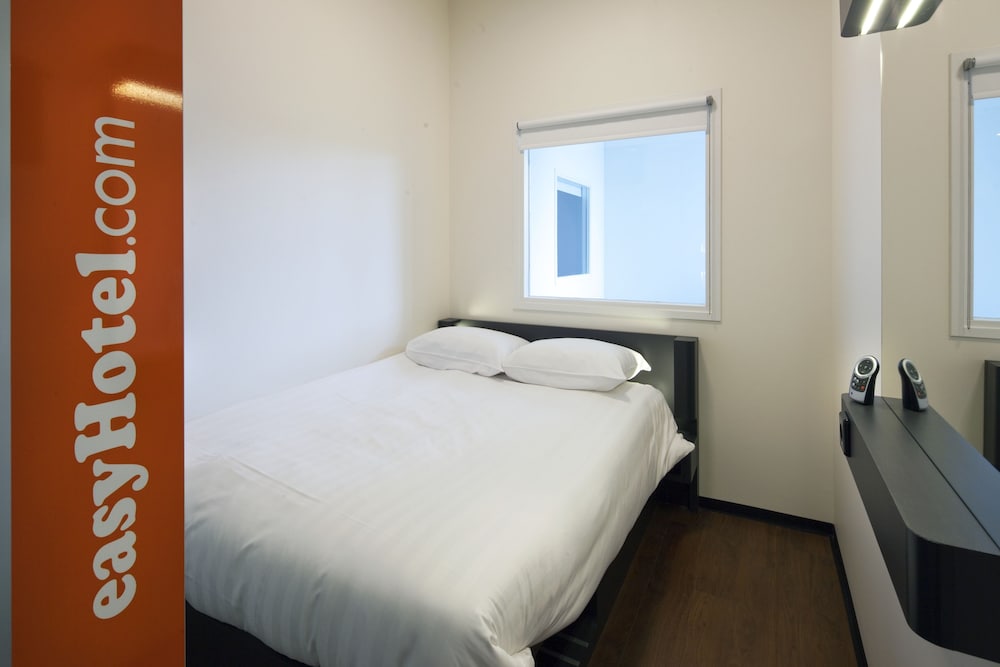 Standard Double Room, 1 Double Bed thumbnail 6