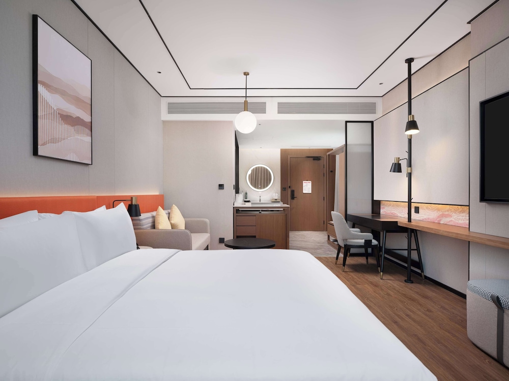 Room, 1 King Bed, River View