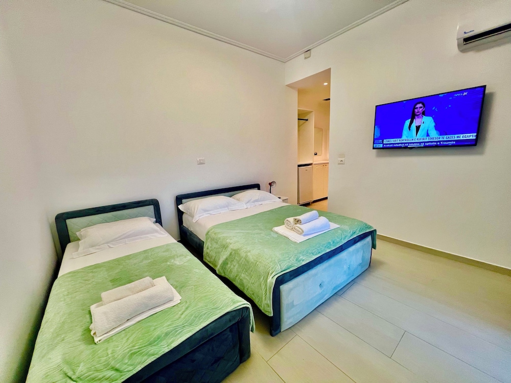 Junior Suite, Pool View