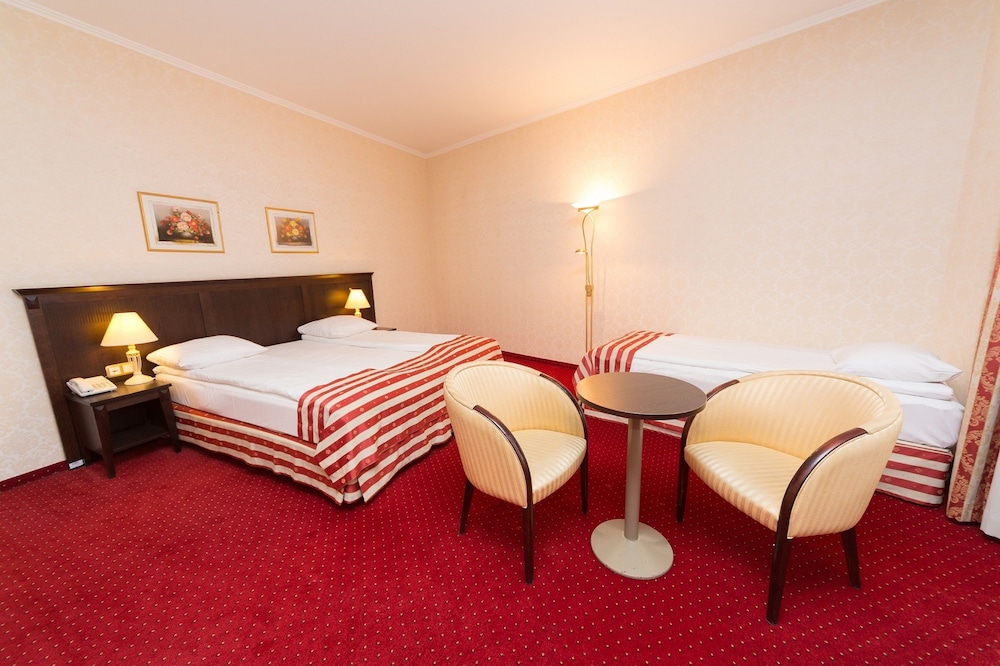 Triple Room, 3 Twin Beds photo 1