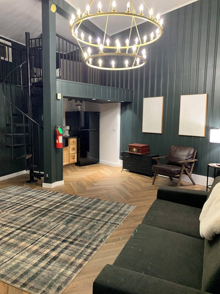 Family Room photo 1