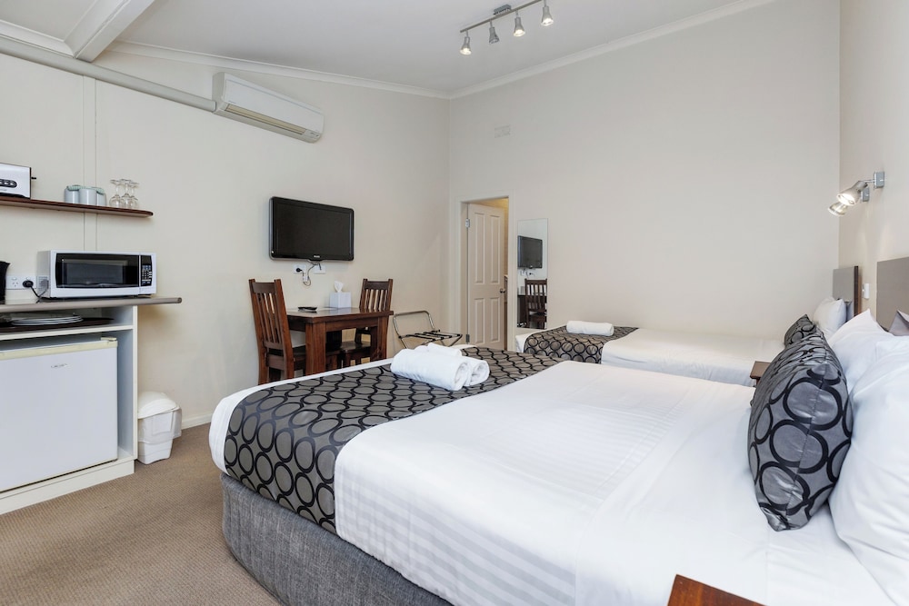 Executive Twin Room - Photo 2