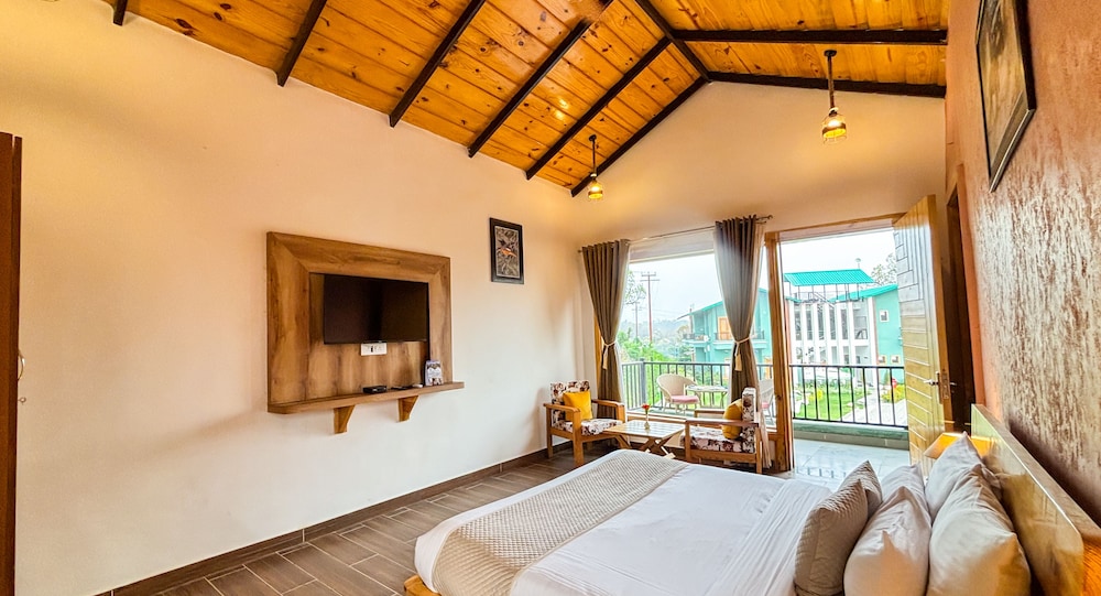 Room, Pool View photo 2