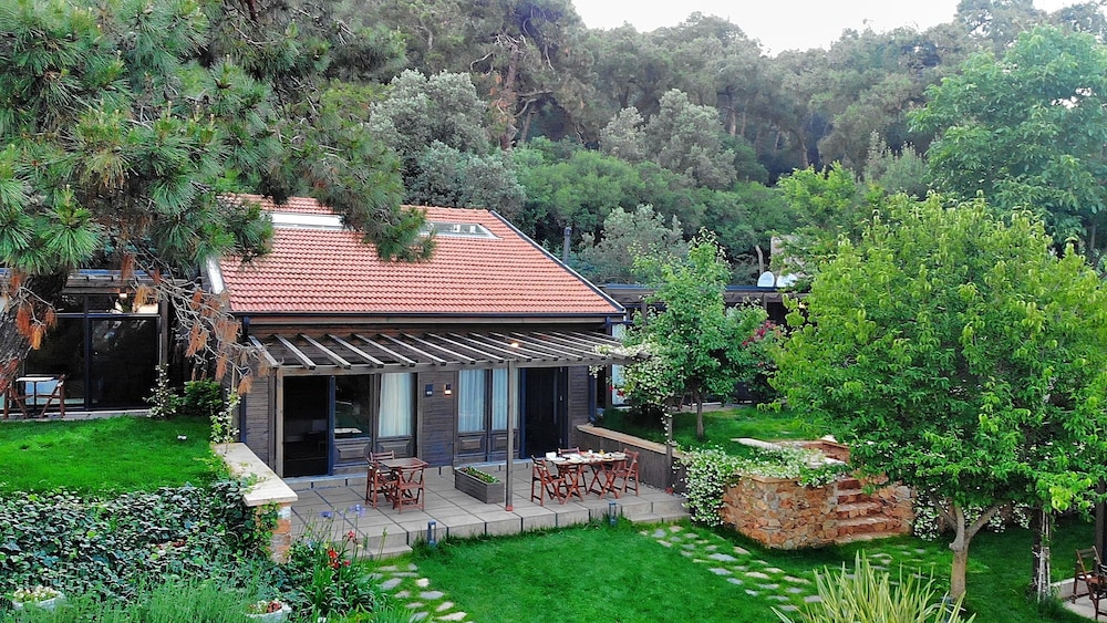 Deluxe Bungalow - Photo 6