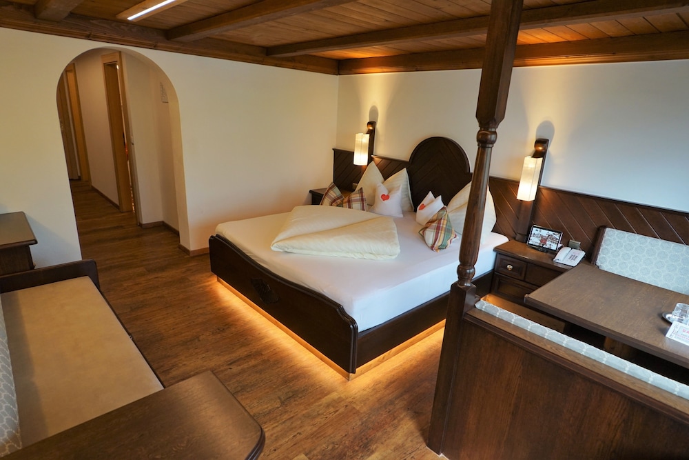 Deluxe Double Room, Balcony, Mountain View photo 2
