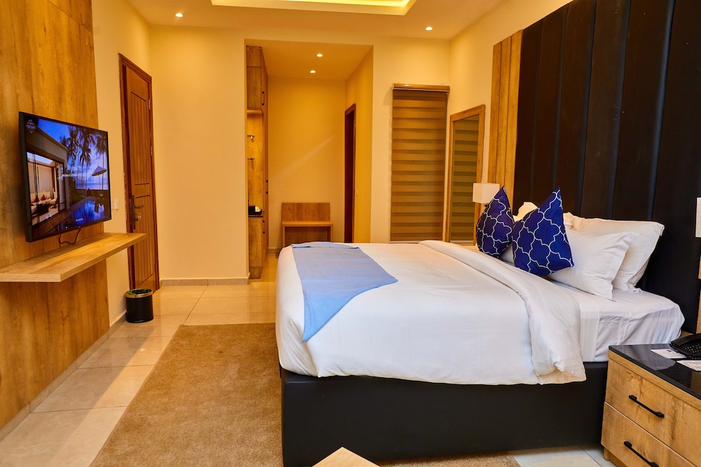 Luxury Twin Room - Photo 13