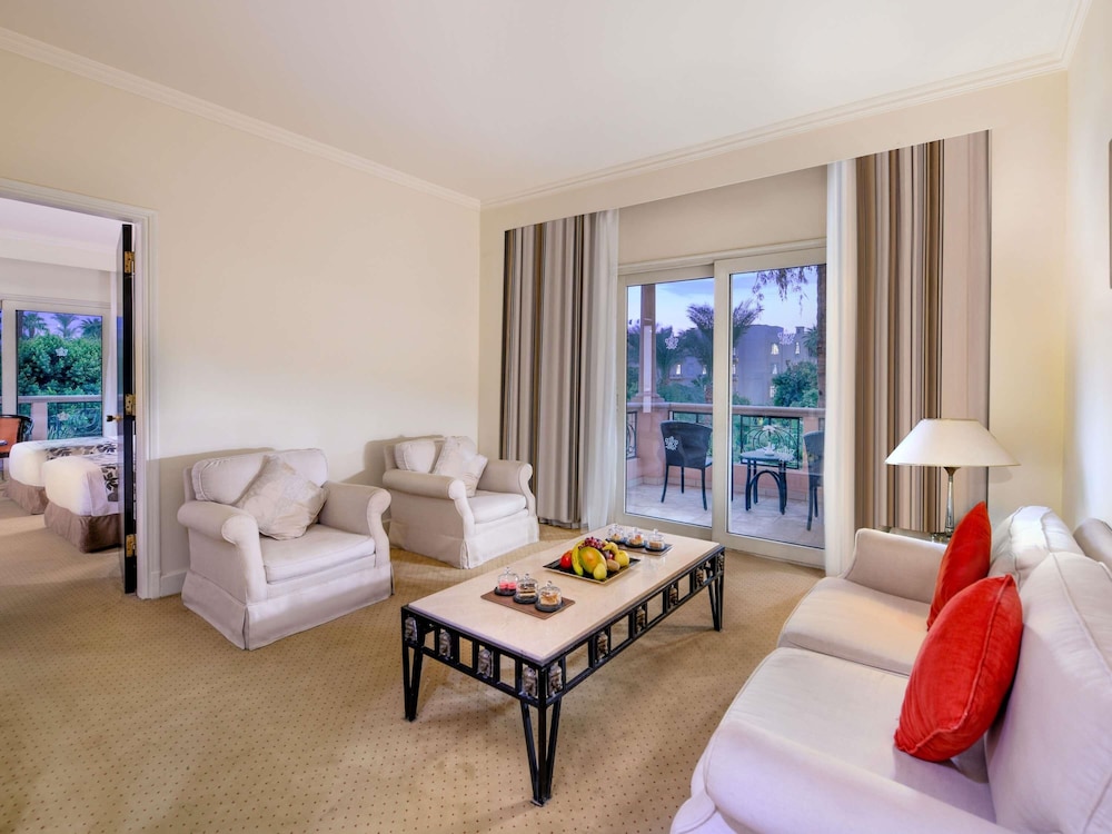 Suite, 1 Bedroom, Balcony, Garden View (Prestige)