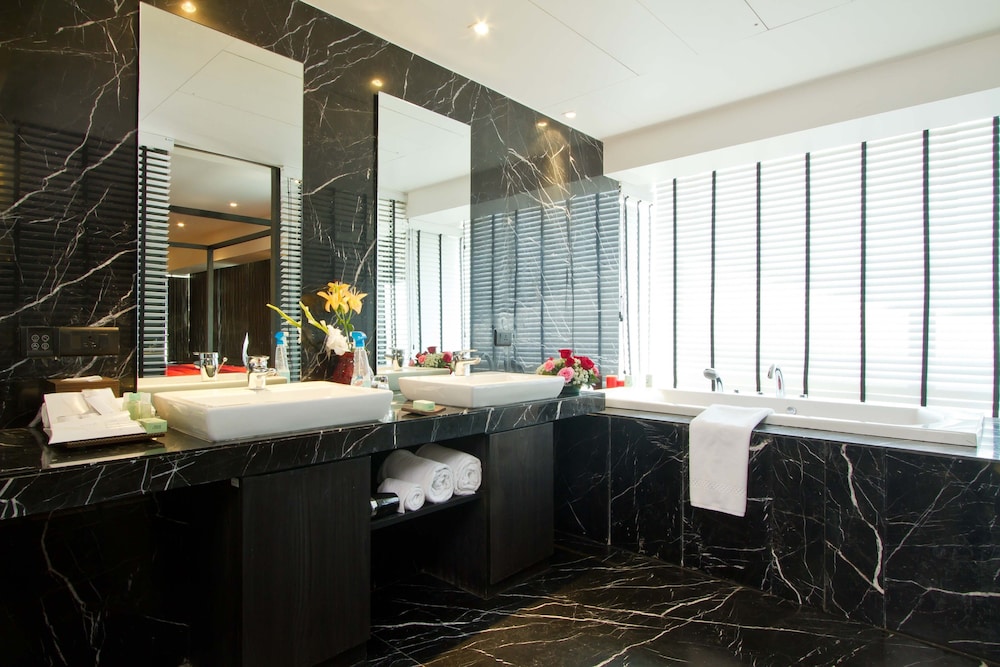 Deluxe Room - Photo 3