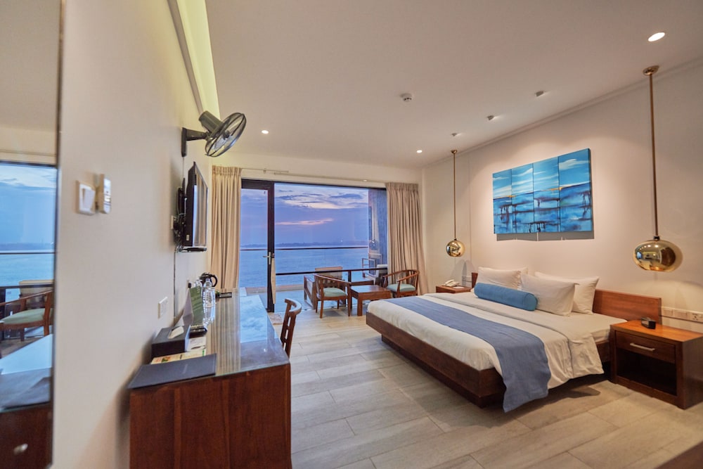 Deluxe Double Room, 1 Double Bed, Ocean View - Photo 11