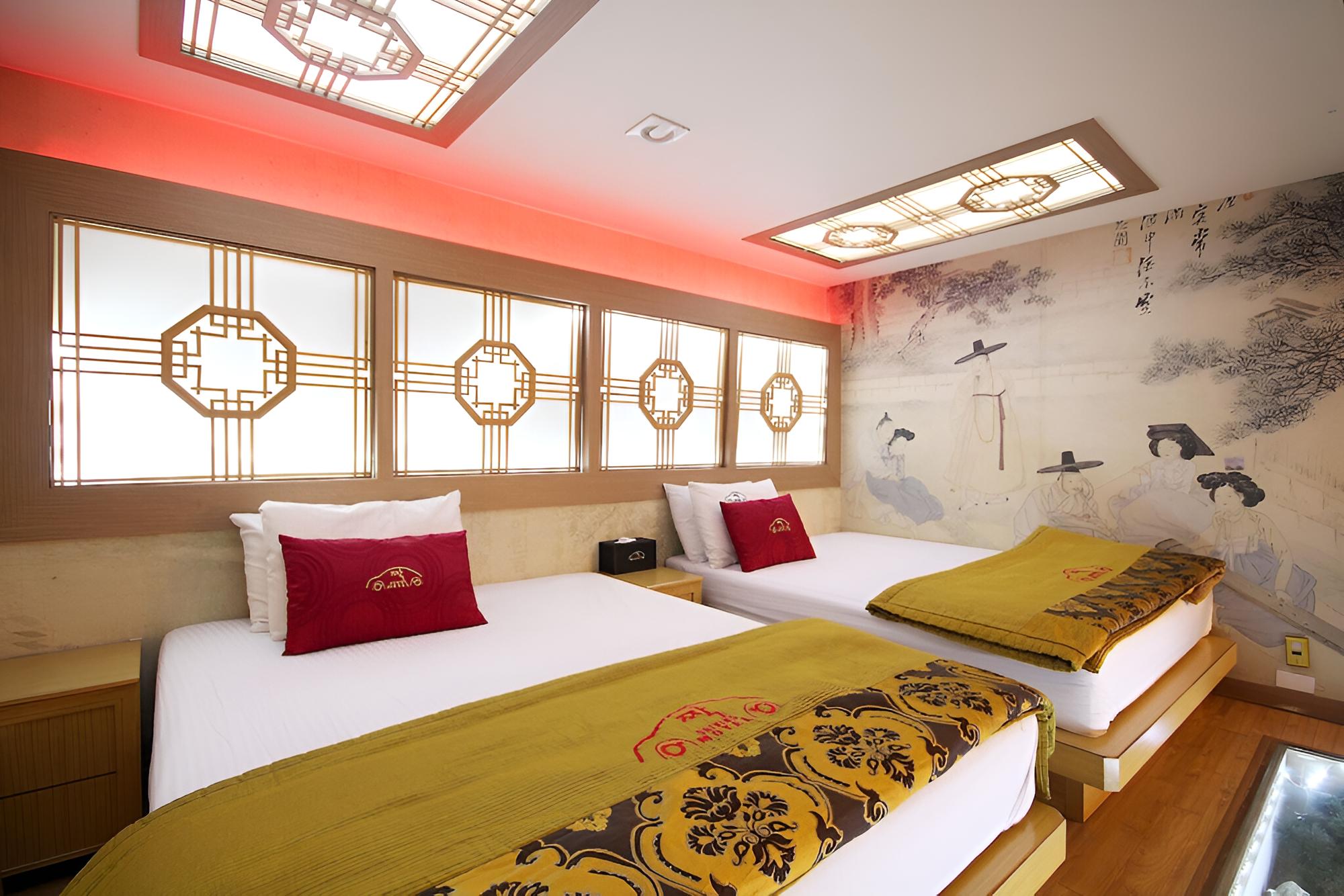 Room (Suite)