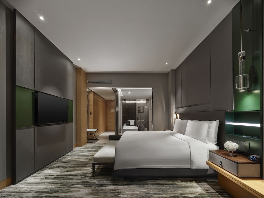 Hilton Deluxe King - Photo 2
