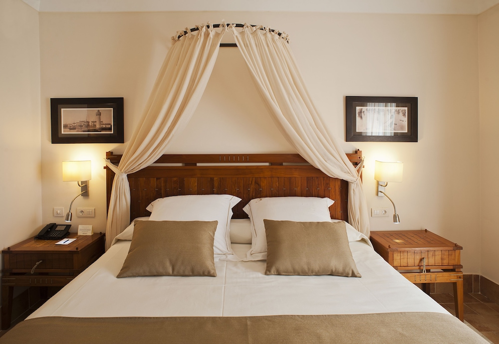 Royal Kiko Suite (3 Adults And 1 Child) photo 3