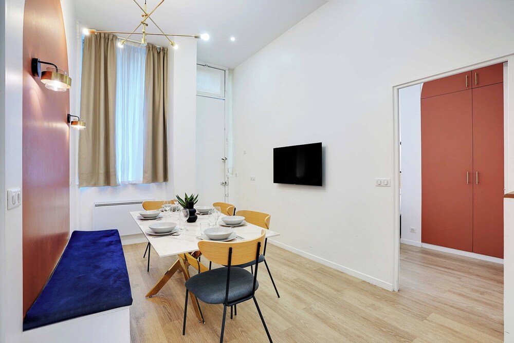 Apartment photo 2