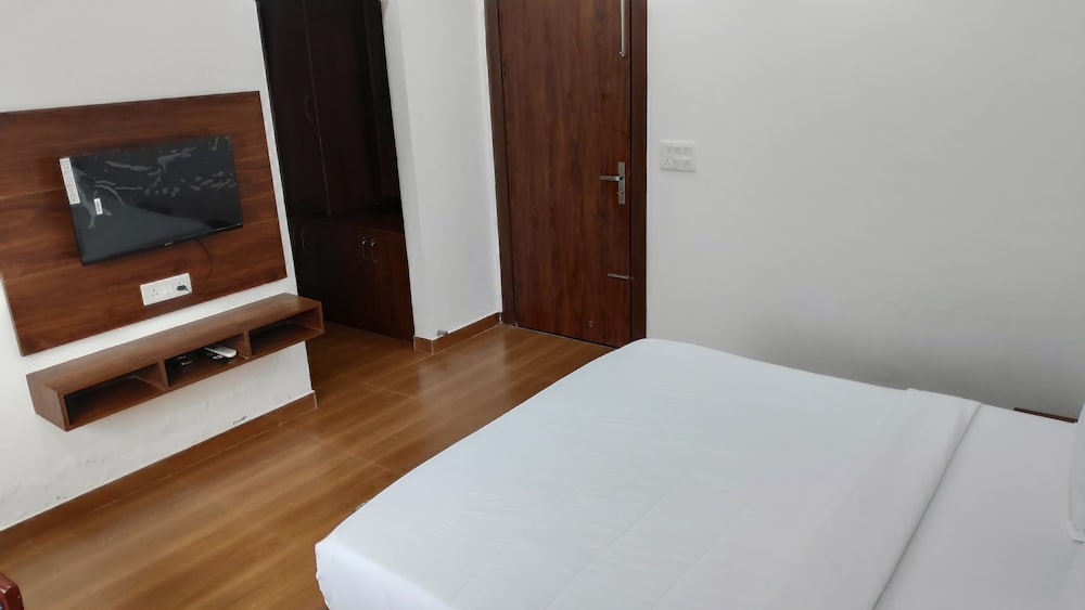 Deluxe Double Room, Courtyard View photo 3