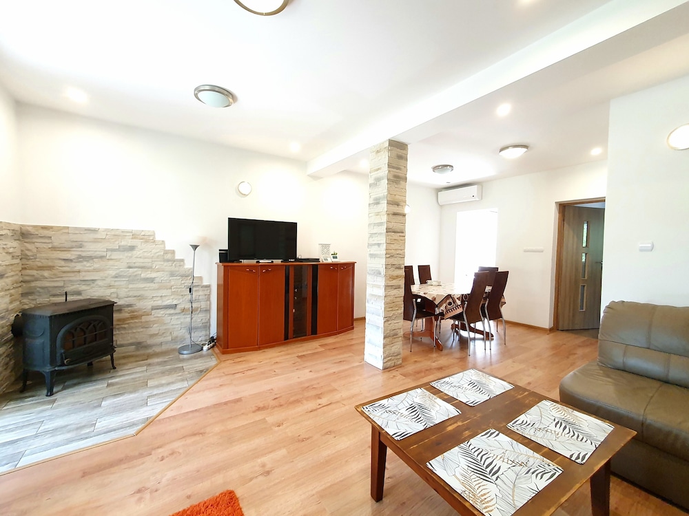 Villa photo 1