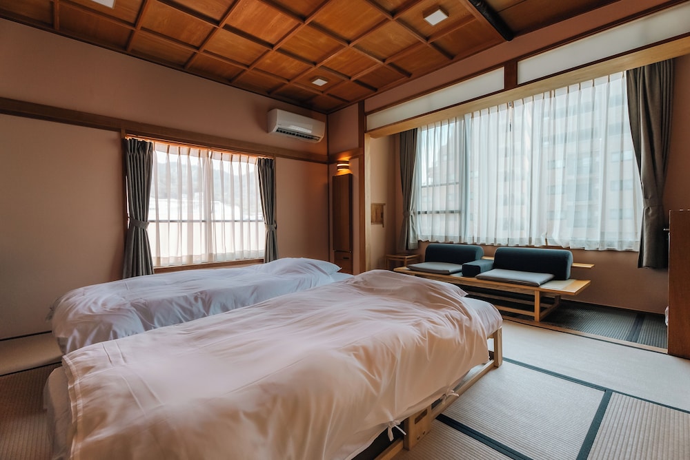 Economy Suite photo 1