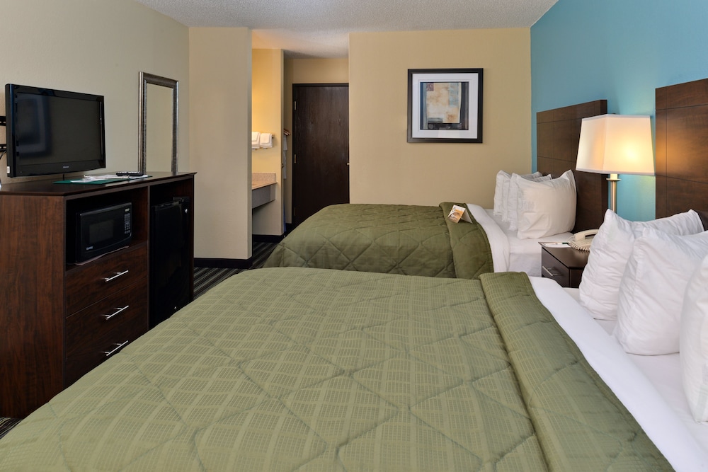 Standard Room, 2 Queen Beds, Non Smoking - Photo 2