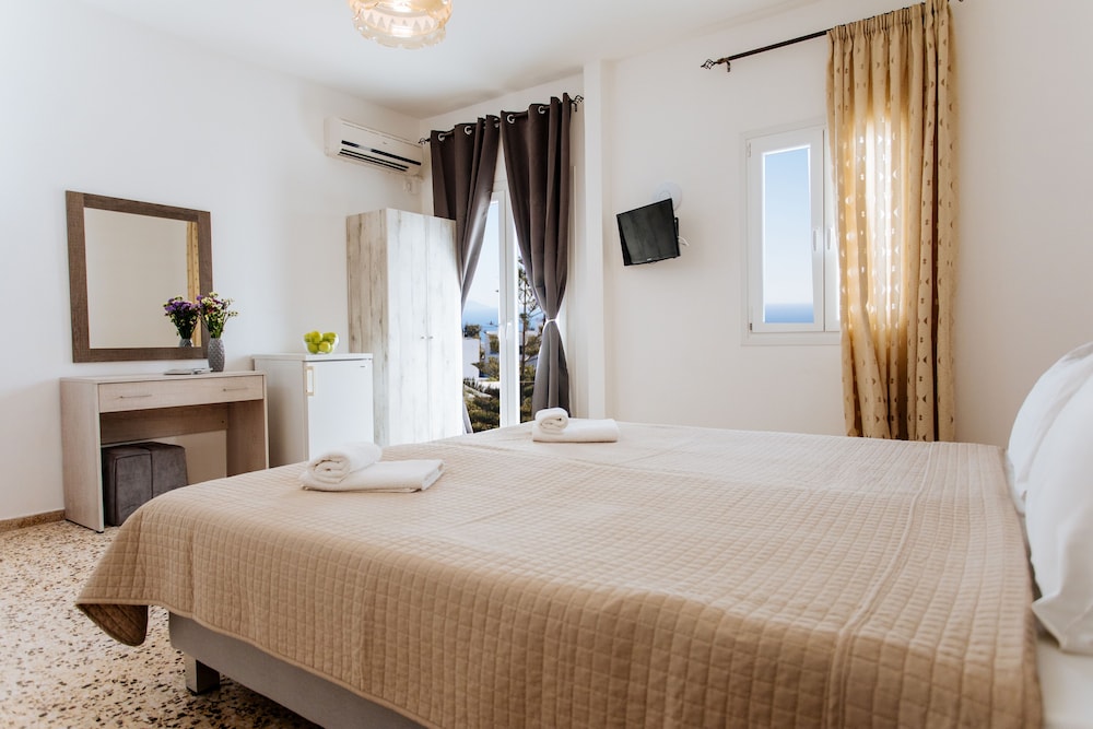 Double or Twin Room - Photo 2