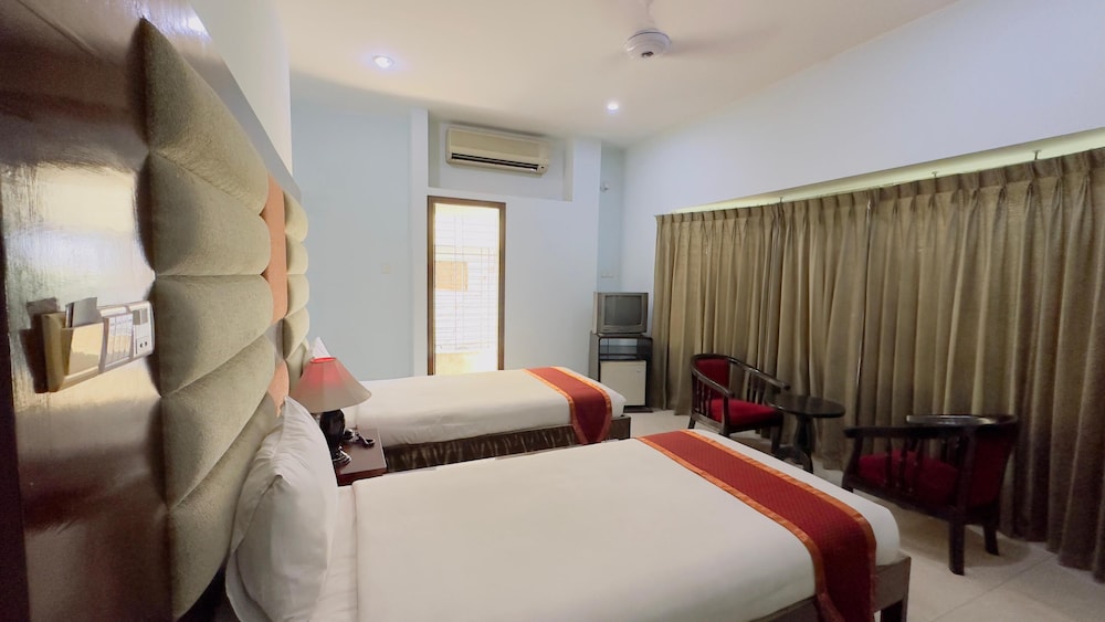 Deluxe Twin Room, City View photo 1