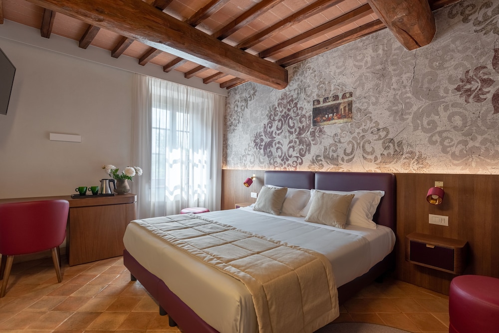 Classic Double Room, Hill View photo 2