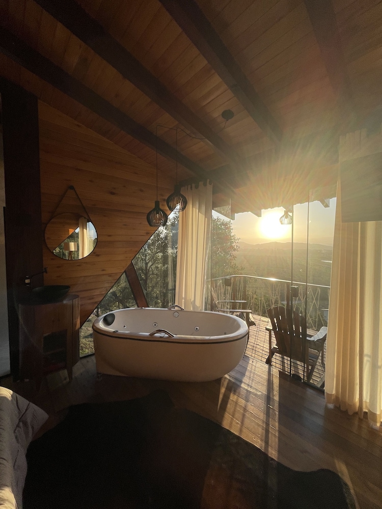 Deluxe Cabin, 1 Queen Bed, Mountain View photo 2