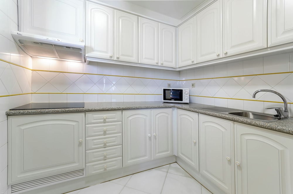 Apartment, 1 Bedroom, Partial Sea View - Photo 13