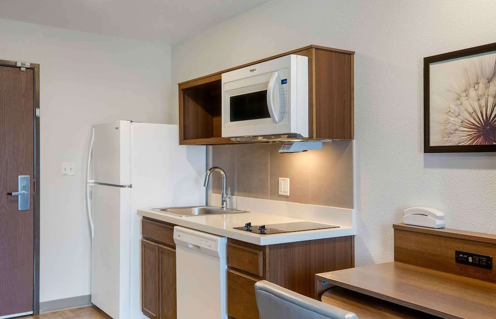 Standard Studio, Non Smoking, Refrigerator & Microwave photo 3