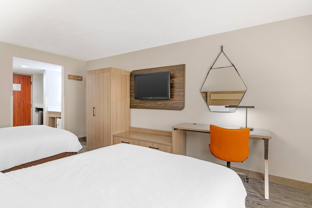 Standard Room, 2 Double Beds, Non Smoking - Photo 3