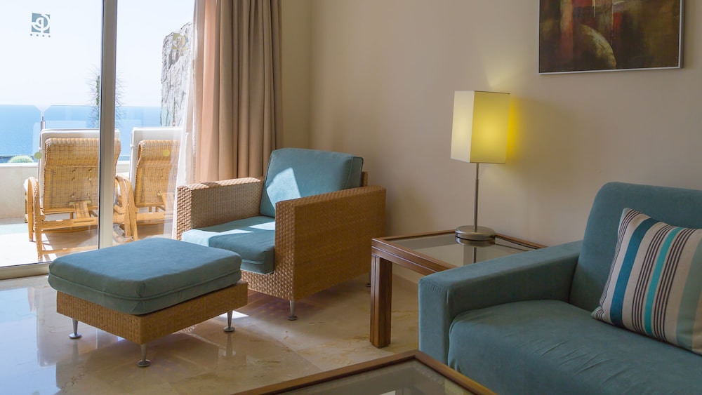 Double Room, Sea View (3 adults) - Photo 2