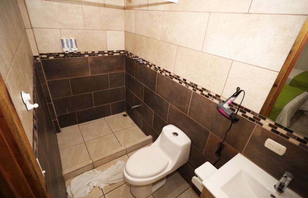 Standard Room, Shared Bathroom photo 3