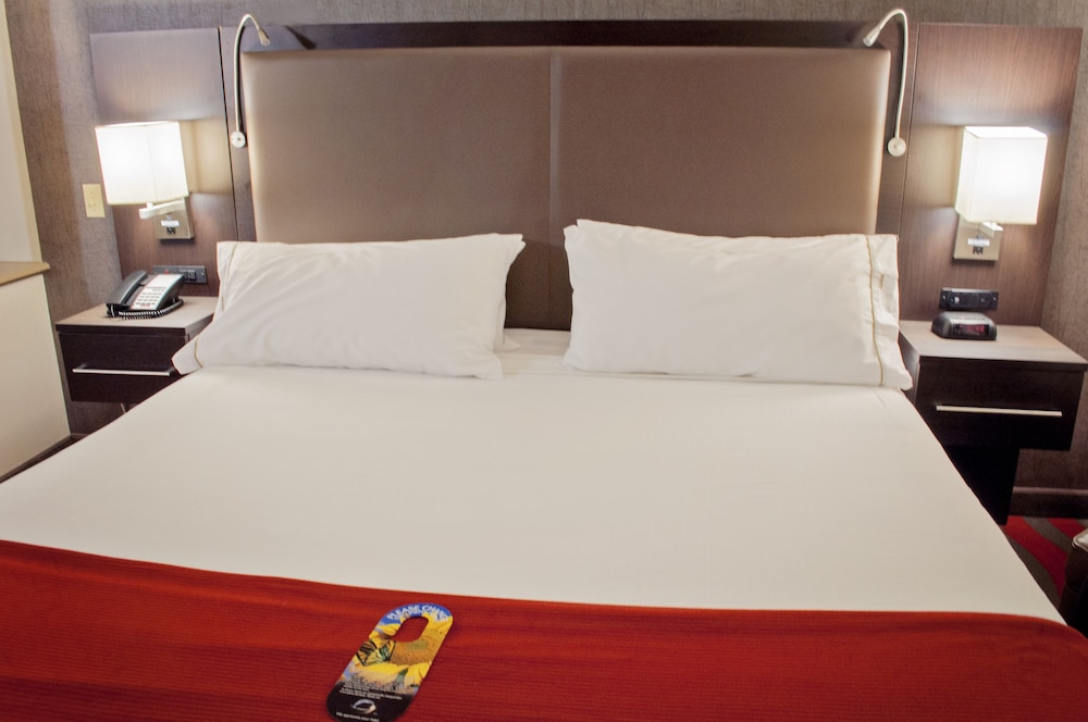Suite, Multiple Beds - Photo 1