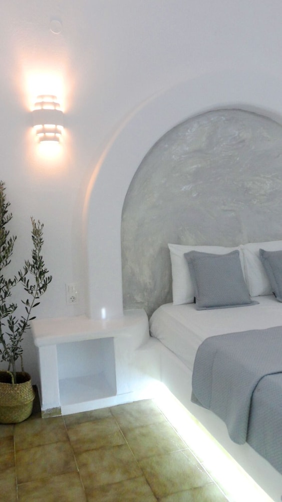 Grand Studio, Multiple Beds photo 3
