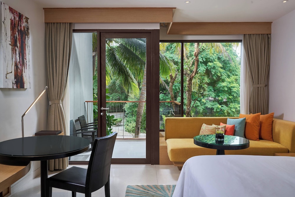 Room, 2 Double Beds, Garden View (Balcony) - Photo 5