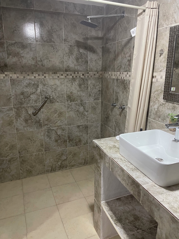 Comfort Room photo 2