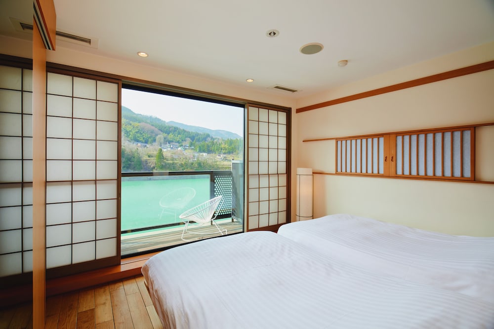 Room, Non Smoking, River View (306)
