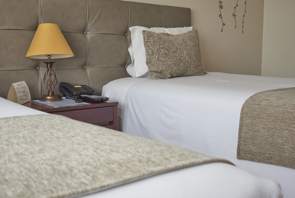 Standard Room, 2 Twin Beds - Photo 4
