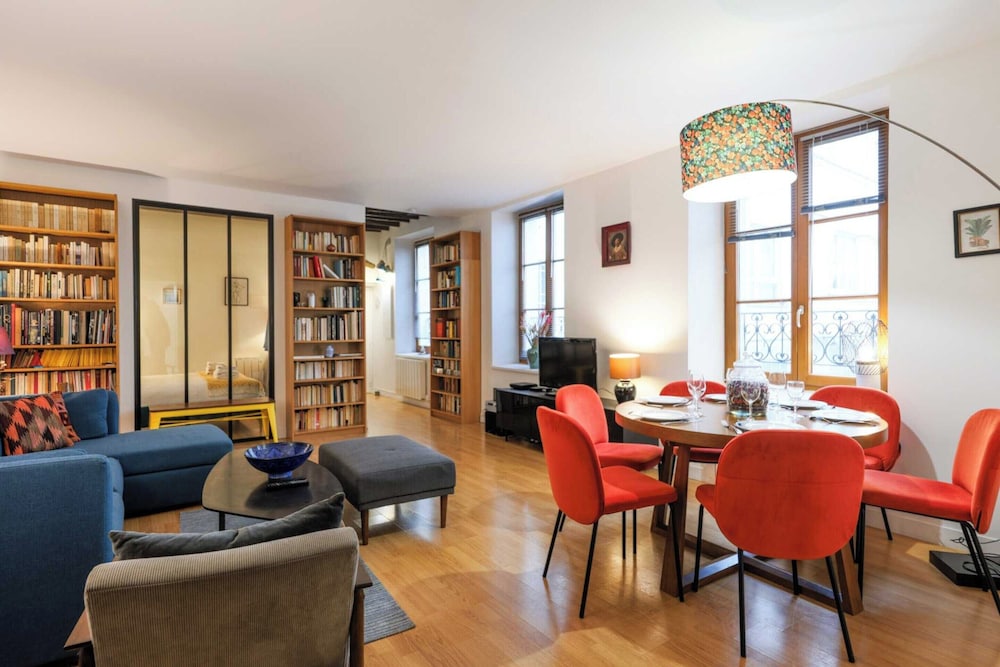 Apartment photo 1