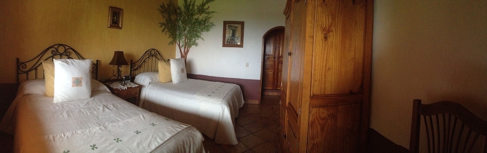 Classic Room, 2 Double Beds (Hortencias) photo 2