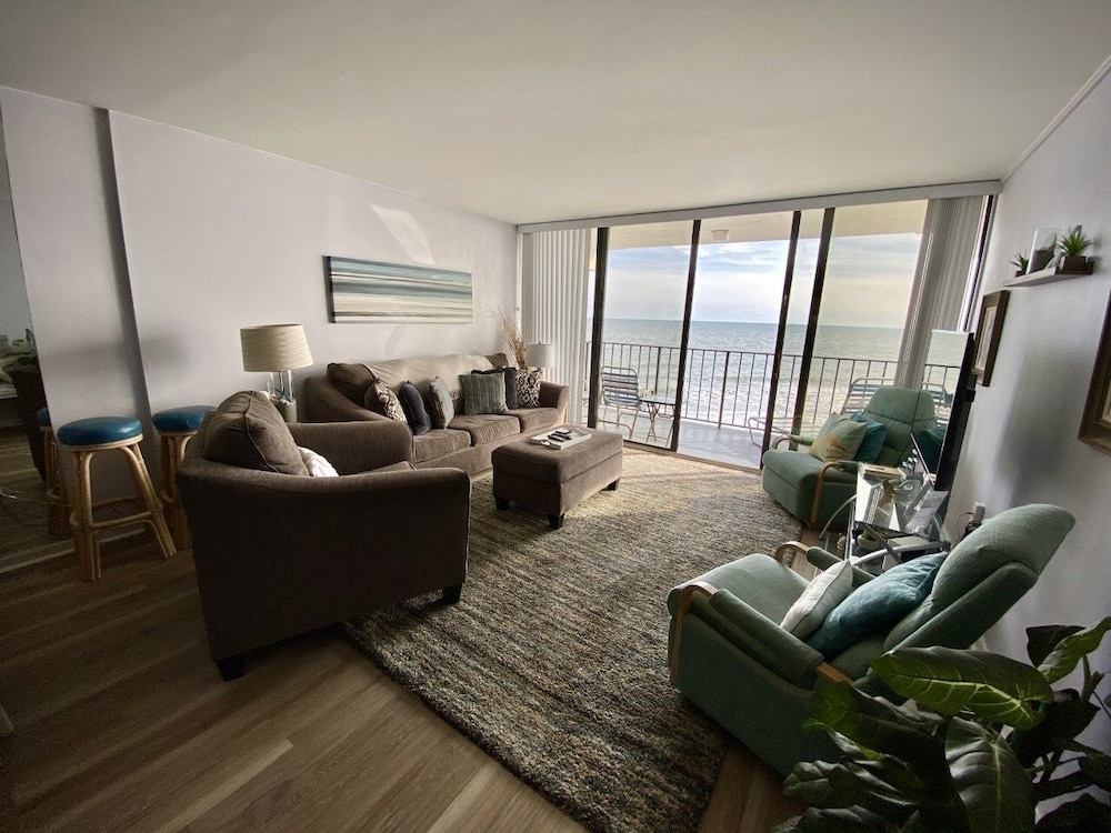 Condo, 2 Bedrooms photo 1